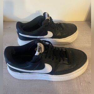 Nike Court Vision Alta Womens 8 Black Leather Platform Sneaker